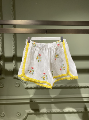  WHITE YELLOW