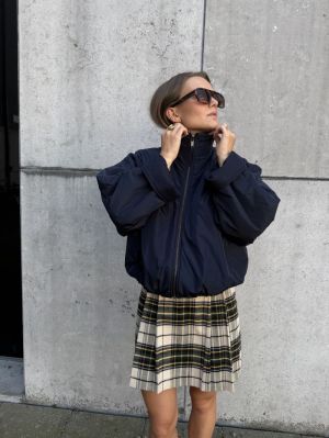  BLU