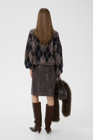  BLACK CHESTNUT